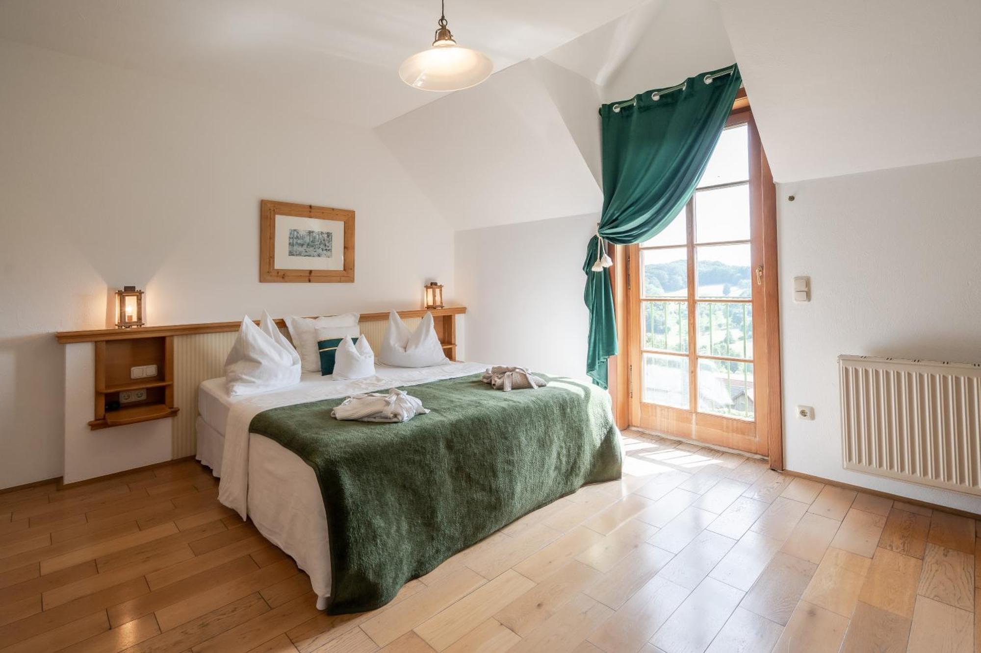 Hotel Roemerstein Лойперсдорф-бай-Фюрстенфельд Экстерьер фото