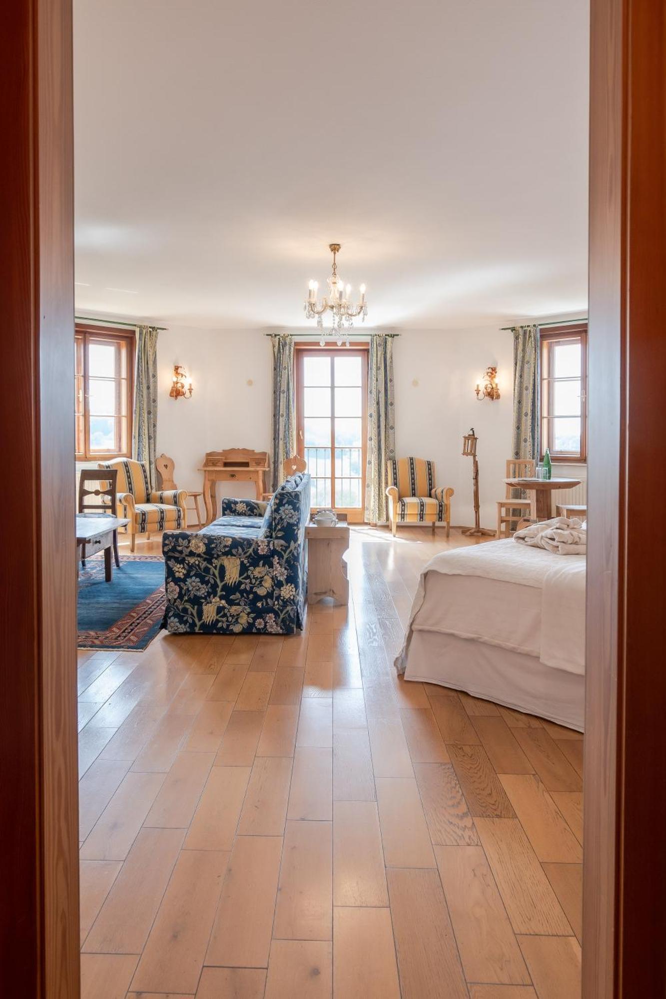 Hotel Roemerstein Лойперсдорф-бай-Фюрстенфельд Экстерьер фото